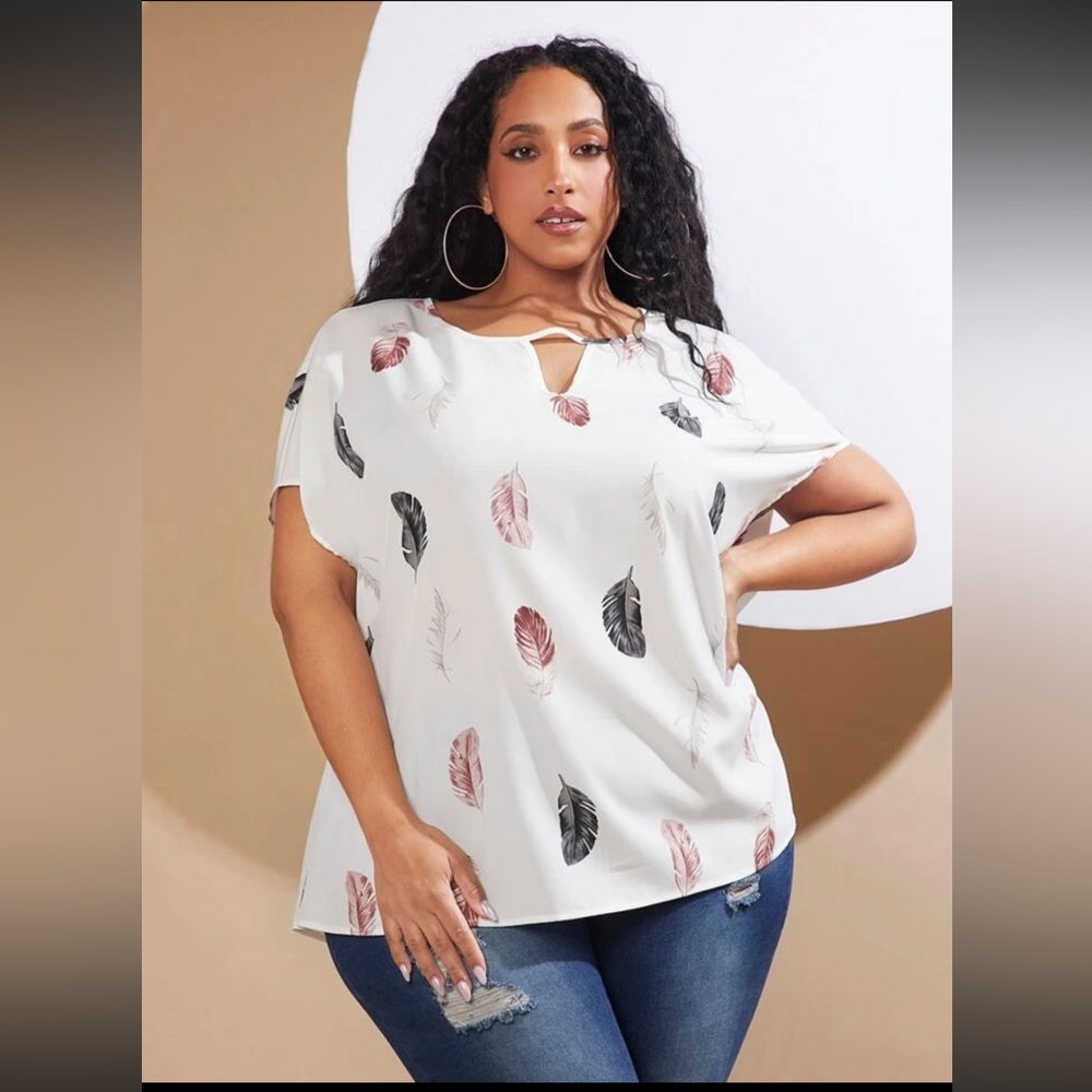 Plus Feather Print Keyhole Neck Batwing Sleeve Blouse in white